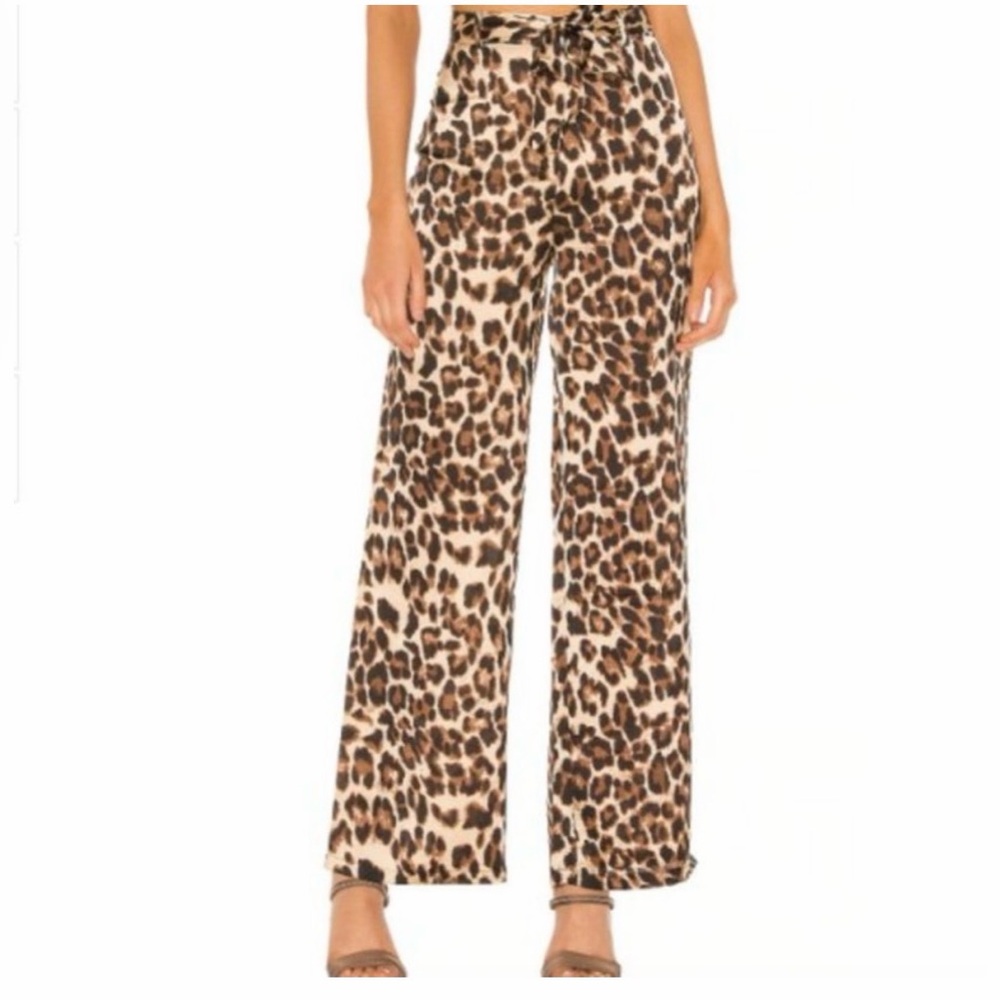 NWT superdown Leopard Print Wide Leg Pants silky and long small - Picture 2 of 4